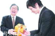 給領(lǐng)導(dǎo)送禮怎么說合適？真誠并且要注意分寸
