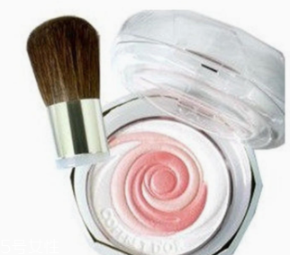 選對(duì)腮紅要注意哪些？十款不踩雷腮紅推薦