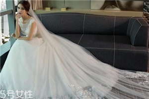 中式秀禾服和西式婚紗哪個好看？打造完美新娘