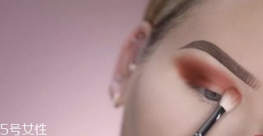 huda beauty沙漠盤怎么畫？油管大神一步步示范