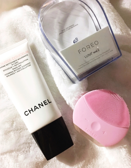香奈兒美白洗面奶好用嗎？摸著良心推薦