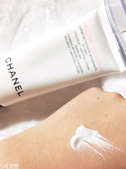 香奈兒美白洗面奶好用嗎？摸著良心推薦