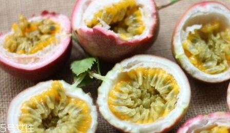 西番蓮和百香果的區(qū)別 西番蓮和百香果的區(qū)別