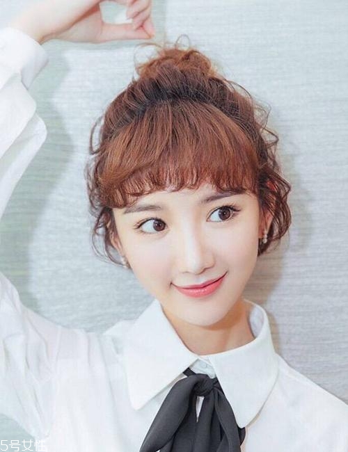 外翹短發(fā)適合什么臉型？再燙內扣你就out了