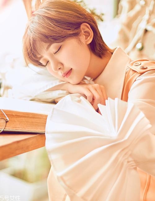 外翹短發(fā)適合什么臉型？再燙內扣你就out了