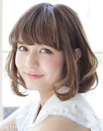 李圣經(jīng)同款短發(fā)怎么打理？吹頭發(fā)的時候盡量吹發(fā)根