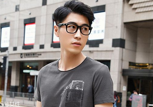 2018男生流行發(fā)型名稱 2018年男生短發(fā)發(fā)型圖片 2018男生流行發(fā)型名稱 2018年男生短發(fā)發(fā)型圖片