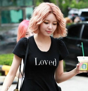 短發(fā)卷發(fā)怎么弄好看？裴秀智發(fā)型同款get