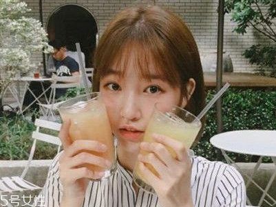 短頭發(fā)染什么顏色好看洋氣顯白？短發(fā)這樣弄好看又大方