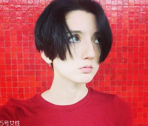 鉆石臉適合什么發(fā)型？流行色也隨之而來