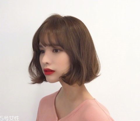 中分發(fā)型適合什么臉型的女生 2018短發(fā)發(fā)型推薦 中分發(fā)型適合什么臉型的女生 2018短發(fā)發(fā)型推薦