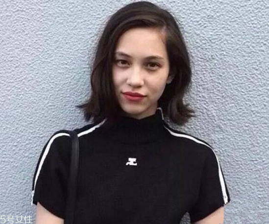 齊肩發(fā)怎么燙好看？女生發(fā)型設(shè)計(jì)與臉形搭配