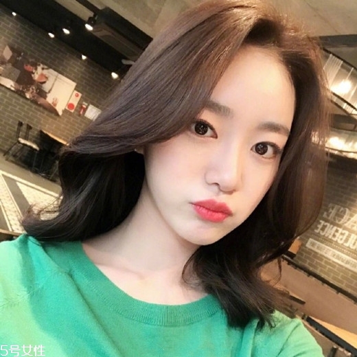 發(fā)量多女生適合什么發(fā)型？形象百變的你