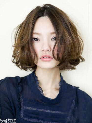 女生發(fā)質(zhì)軟適合什么發(fā)型？胖圓臉顯瘦發(fā)型參考