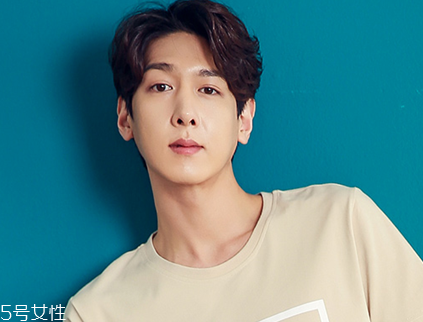 2018男生流行發(fā)型名稱 2018年男生短發(fā)發(fā)型圖片 2018男生流行發(fā)型名稱 2018年男生短發(fā)發(fā)型圖片