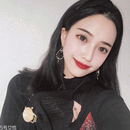 齊肩發(fā)怎么燙好看？女生發(fā)型設(shè)計(jì)與臉形搭配