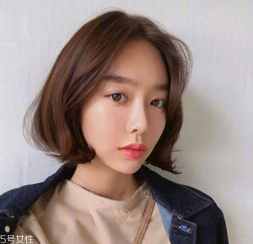 短發(fā)適合扎什么發(fā)型？剪短發(fā)這么好看