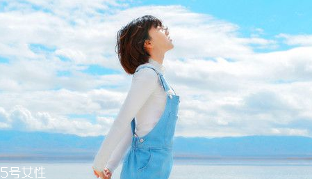 中分發(fā)型適合什么臉型的女生 2018短發(fā)發(fā)型推薦 中分發(fā)型適合什么臉型的女生 2018短發(fā)發(fā)型推薦