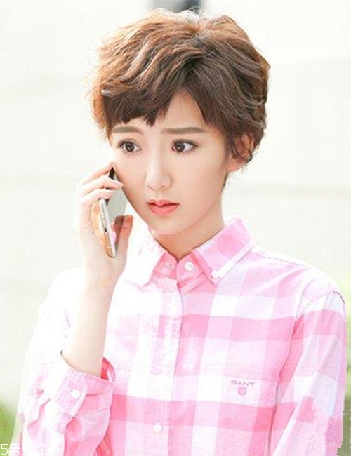 外翹短發(fā)適合什么臉型？再燙內扣你就out了