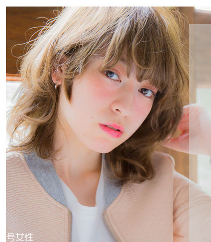 鉆石臉適合什么發(fā)型？流行色也隨之而來