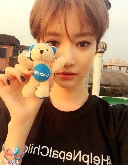 短發(fā)適合扎什么發(fā)型？剪短發(fā)這么好看