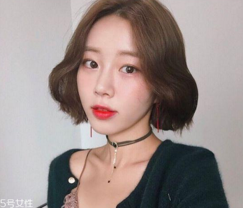 鉆石臉適合什么發(fā)型？流行色也隨之而來
