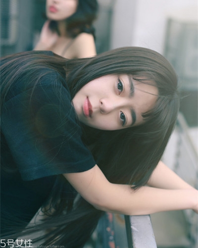 鉆石臉適合什么發(fā)型？流行色也隨之而來