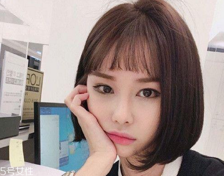 鉆石臉適合什么發(fā)型？流行色也隨之而來