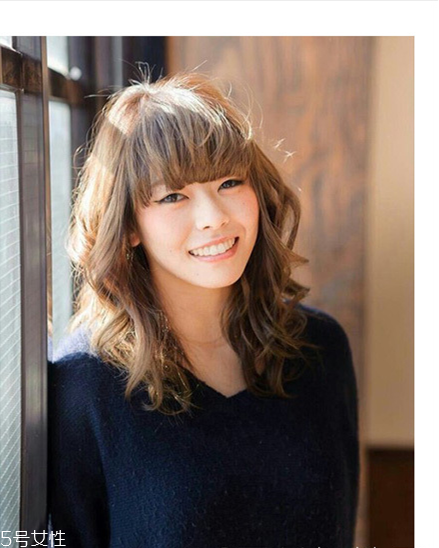 齊劉海適合什么卷發(fā)？如何選擇適合自己的發(fā)型