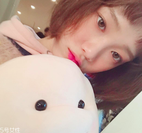 李圣經(jīng)同款短發(fā)怎么打理？吹頭發(fā)的時候盡量吹發(fā)根