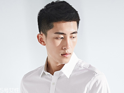 2018男生流行發(fā)型名稱 2018年男生短發(fā)發(fā)型圖片 2018男生流行發(fā)型名稱 2018年男生短發(fā)發(fā)型圖片