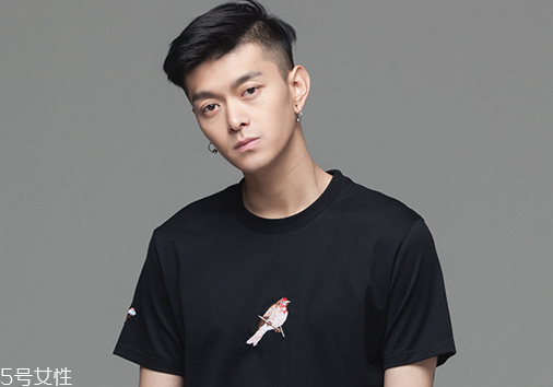 2018男生流行發(fā)型名稱 2018年男生短發(fā)發(fā)型圖片 2018男生流行發(fā)型名稱 2018年男生短發(fā)發(fā)型圖片