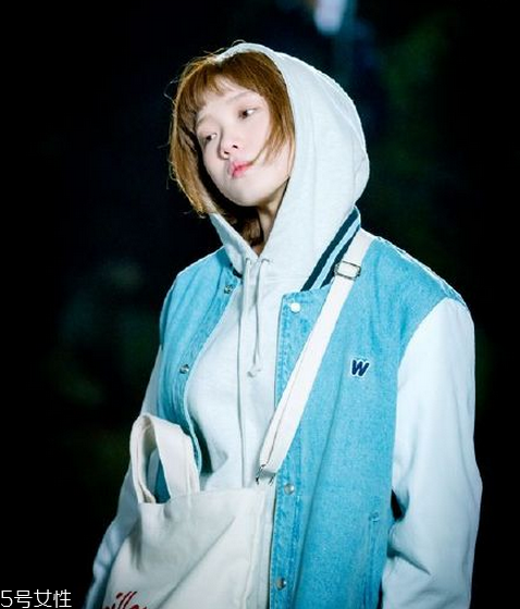 李圣經(jīng)同款短發(fā)怎么打理？吹頭發(fā)的時候盡量吹發(fā)根