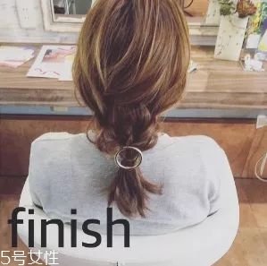女生冬天長(zhǎng)發(fā)怎么編好看？長(zhǎng)發(fā)妹紙才懂得的痛