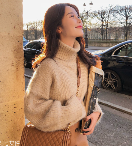 毛衣和保暖衣哪個暖和？過冬首選保暖內(nèi)衣