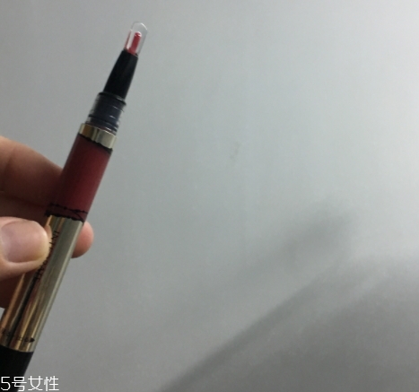 唇彩可以帶上飛機(jī)嗎？不用過于擔(dān)心