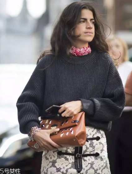 毛衣粘上口香糖怎么辦？巧妙運(yùn)用身邊物