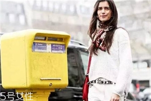 毛衣粘上口香糖怎么辦？巧妙運(yùn)用身邊物