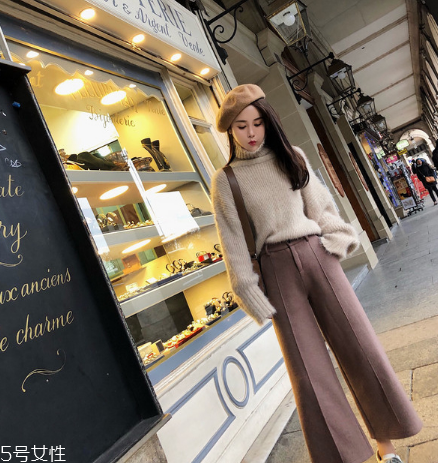 毛衣粘了碎頭發(fā)怎么辦？巧妙利用透明膠帶