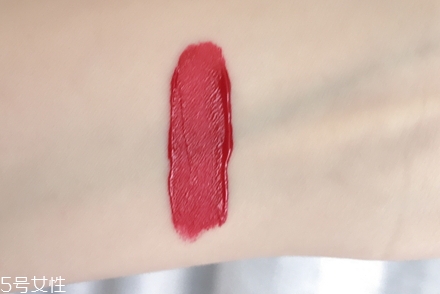 唇彩怎么涂？按照步驟涂抹
