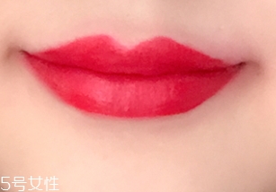 唇彩怎么涂？按照步驟涂抹