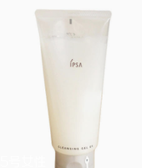 沒有卸妝水怎么卸妝？食用油+洗面奶也能搞定