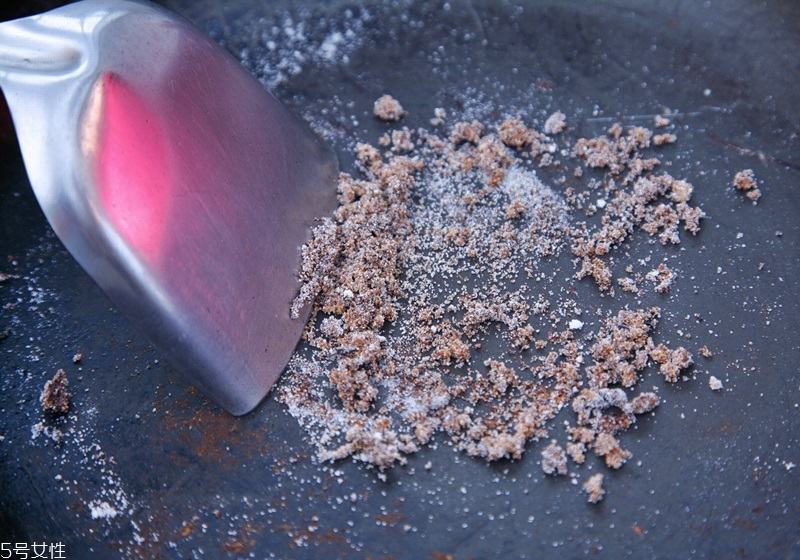 鍋底燒焦了怎么清洗 5個(gè)洗鍋底的妙招 鍋底燒焦了怎么清洗 5個(gè)洗鍋底的妙招