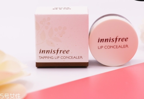 唇部打底和潤唇膏區(qū)別 都是打底功效卻不同 唇部打底和潤唇膏區(qū)別 都是打底功效卻不同