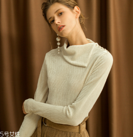 絲絨毛衣怎么搭配？優(yōu)雅氣質全靠它