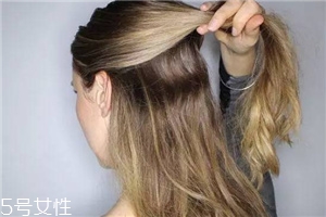 女生冬天長(zhǎng)發(fā)怎么編好看？長(zhǎng)發(fā)妹紙才懂得的痛