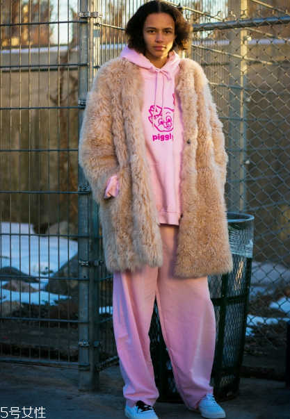 皮草搭配什么鞋子好看？四款鞋子搭配任你選