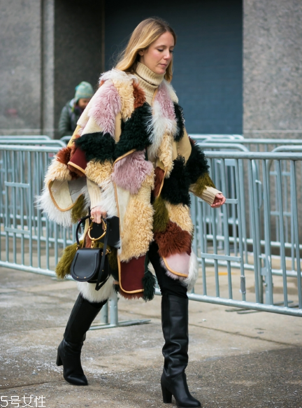 皮草搭配什么鞋子好看？四款鞋子搭配任你選