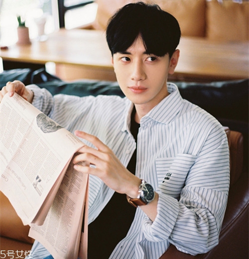 2018男生流行什么發(fā)型款式？2018男生染發(fā)顏色推薦