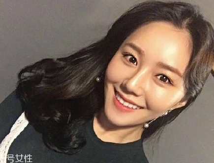 凌亂小卷中長(zhǎng)發(fā)怎么弄好看？超美的凌亂小卷中長(zhǎng)發(fā)